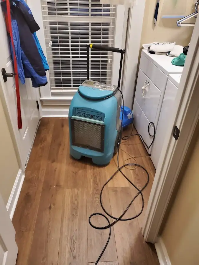 Commercial dehumidifier deployed for Crawl Space Restoration in Lakeland South